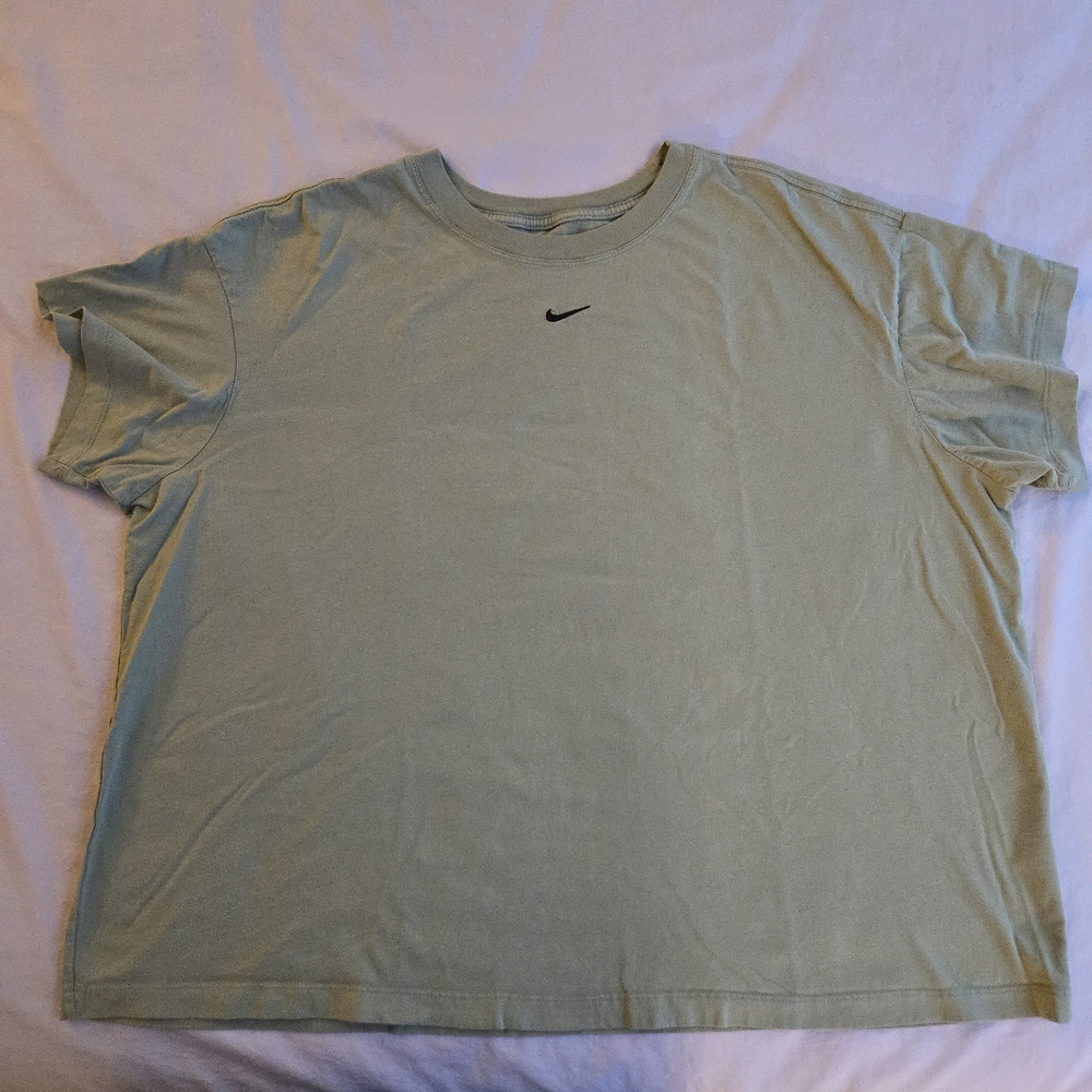 Nike Short Sleeve The Nike Tee - Loose Fit Light Green Black Swoosh Logo